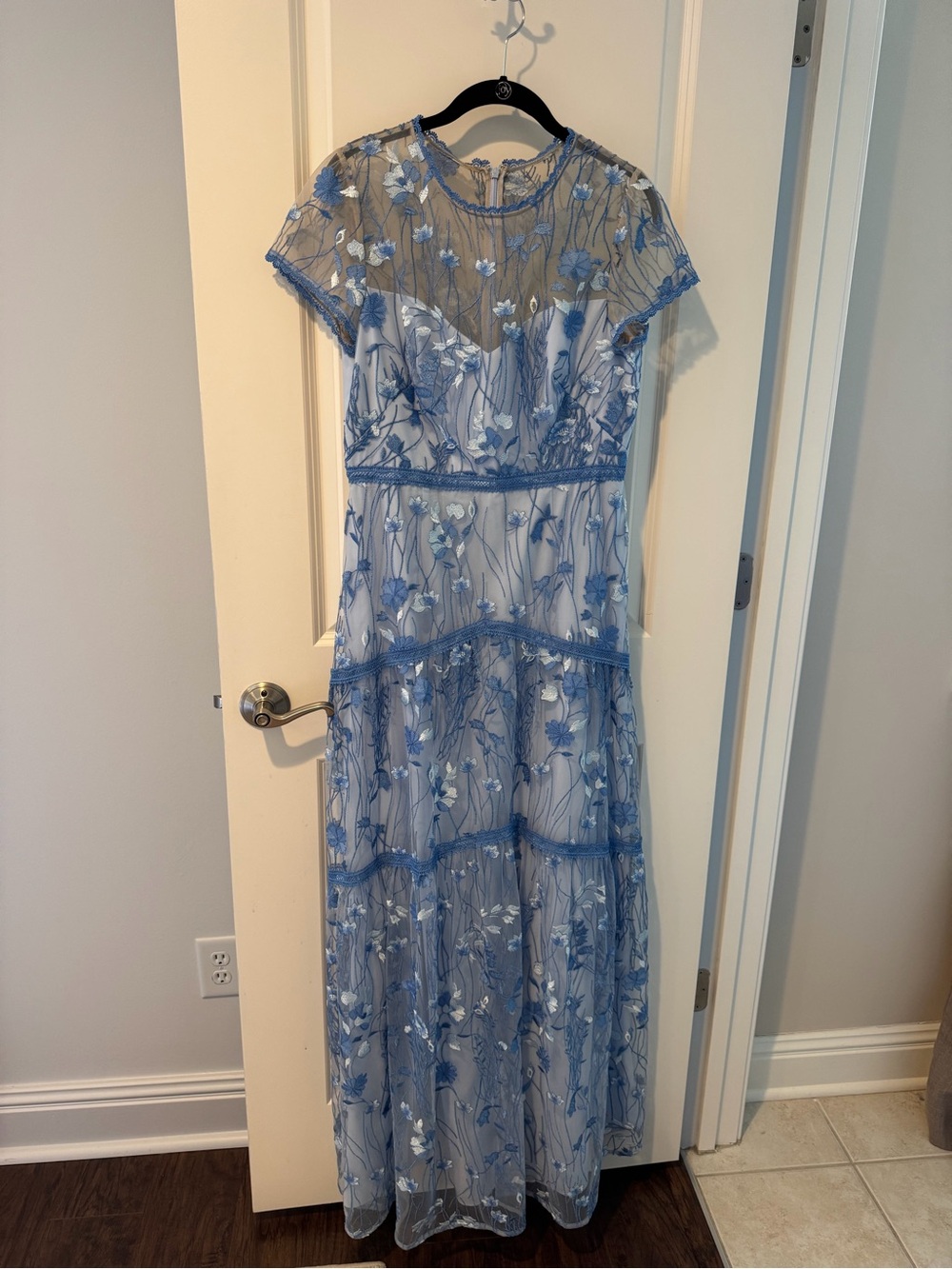NWT Monique Lhuillier Pale Blue Embroidered Lace Tiered Maxi Dress | Size 10 - Picture 3 of 7